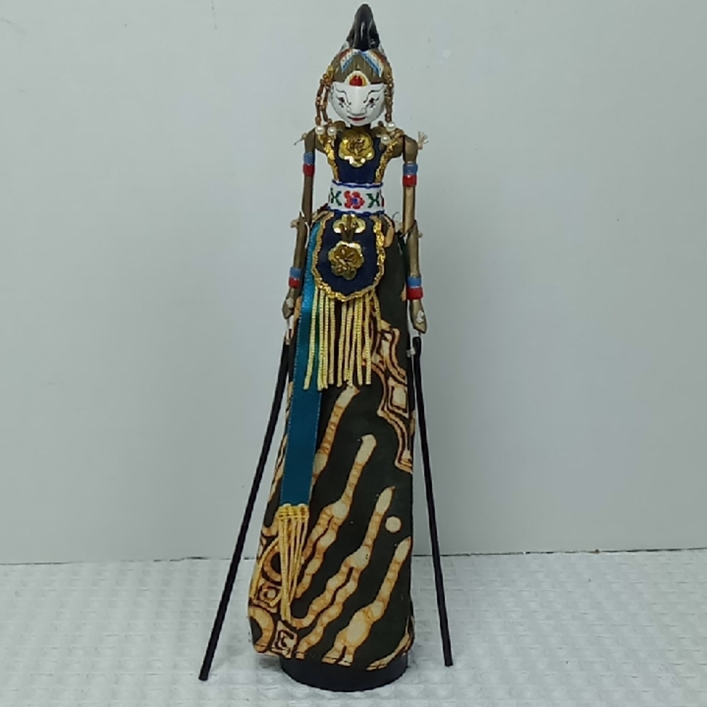 Vintage "Arjuna" Hand Carved Wayang Golek Wooden Bali Rod Puppet Indonesia